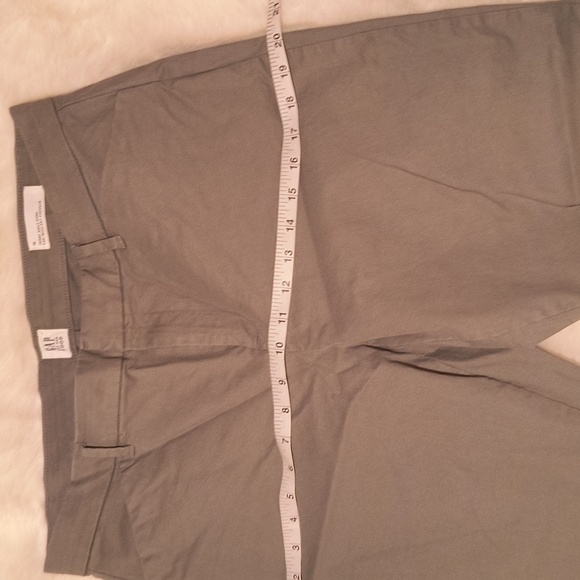 Gap Women pants. Size 12. Color green. Good condition. - Picture 10 of 10